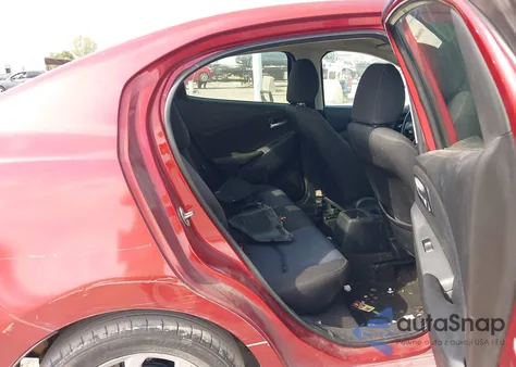 2017 Toyota Yaris Ia из США, поврежденный, VIN 3MYDLBYV5HY165467